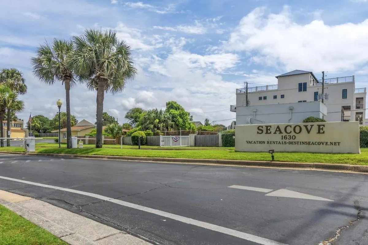 Seacove Steps 2 Priv Beach Backyard Comm Pool Destin United States